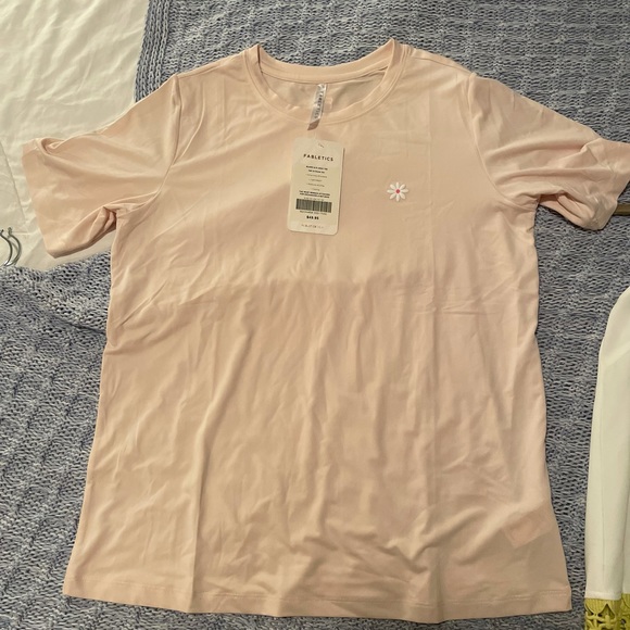 Fabletics Tee - Picture 4 of 6